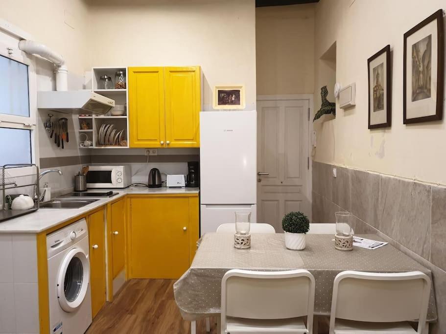 Apartament Imperial Center Seville New Management Since April ภายนอก รูปภาพ