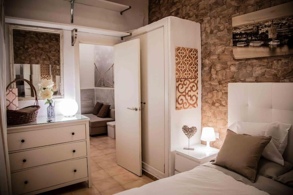 Apartament Imperial Center Seville New Management Since April ภายนอก รูปภาพ